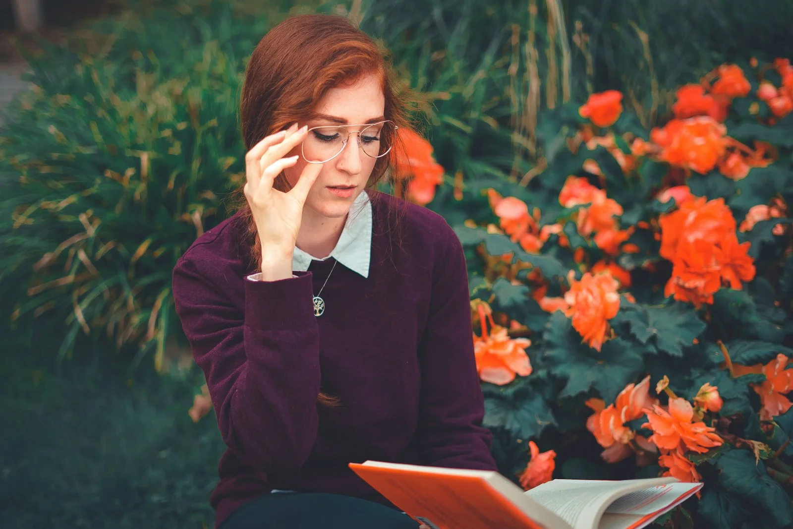 woman in black long sleeve shirt wearing eyeglasses - Photo by Lumière Rezaie on Unsplash woman in black long sleeve shirt wearing eyeglasses